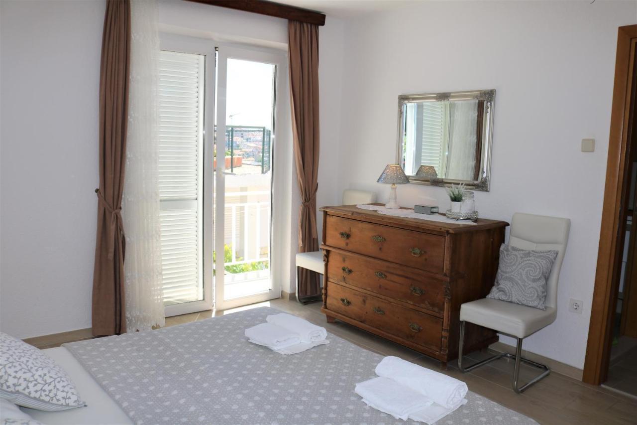 Apartments Irma Baška Voda Buitenkant foto