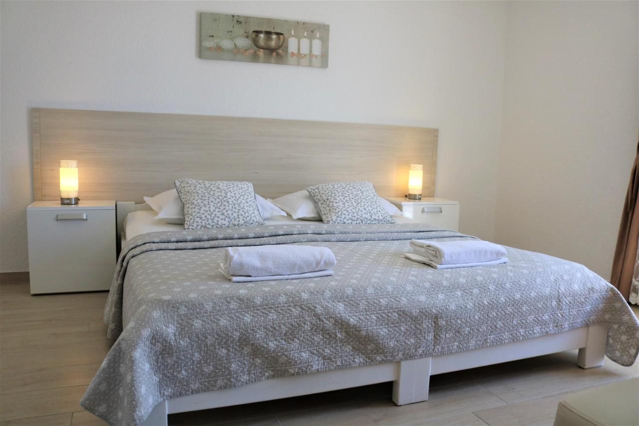 Apartments Irma Baška Voda Buitenkant foto