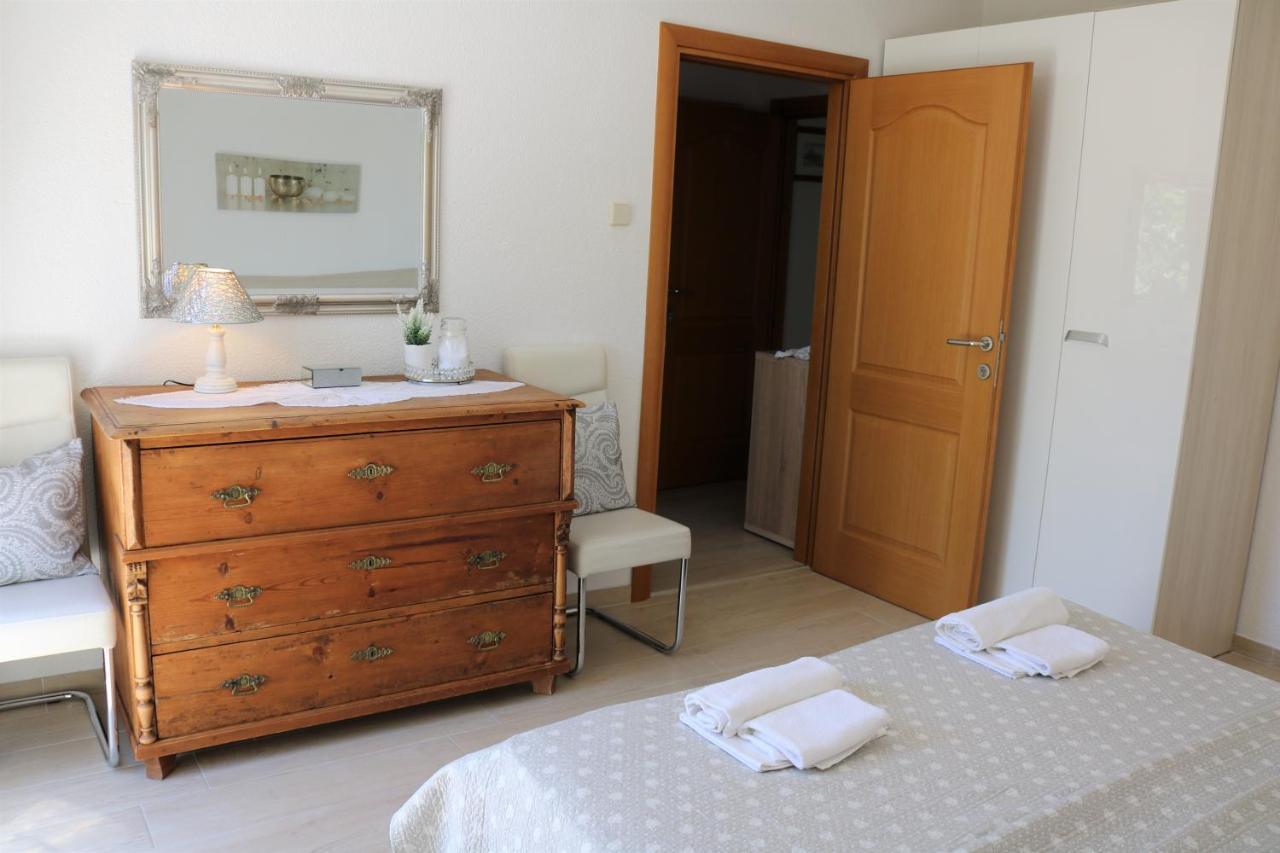 Apartments Irma Baška Voda Buitenkant foto