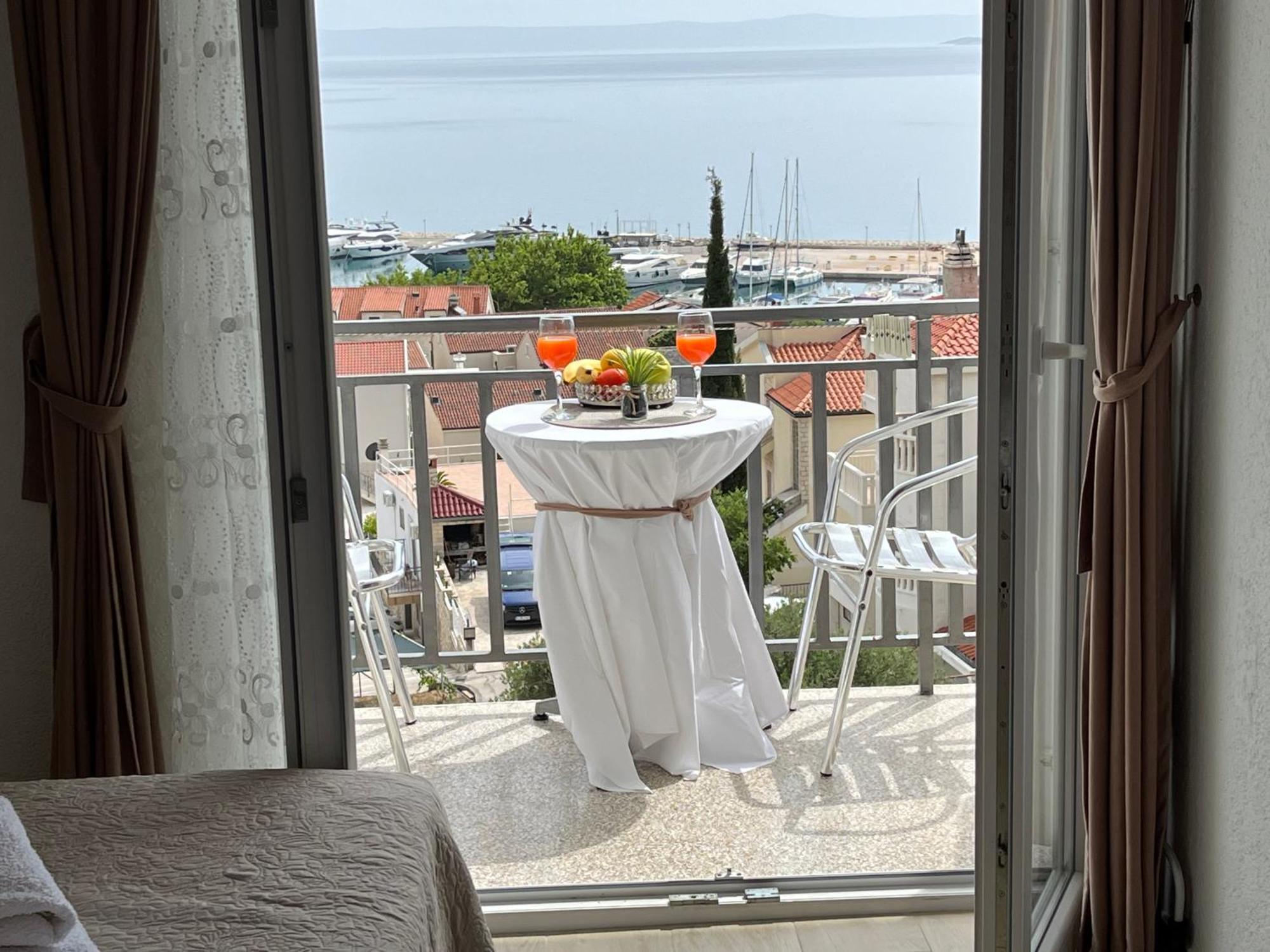 Apartments Irma Baška Voda Buitenkant foto