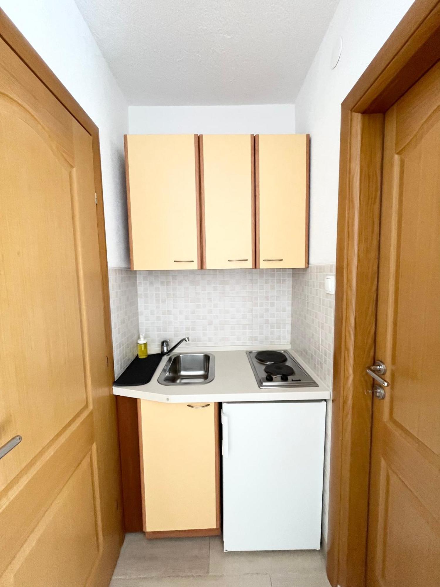 Apartments Irma Baška Voda Buitenkant foto