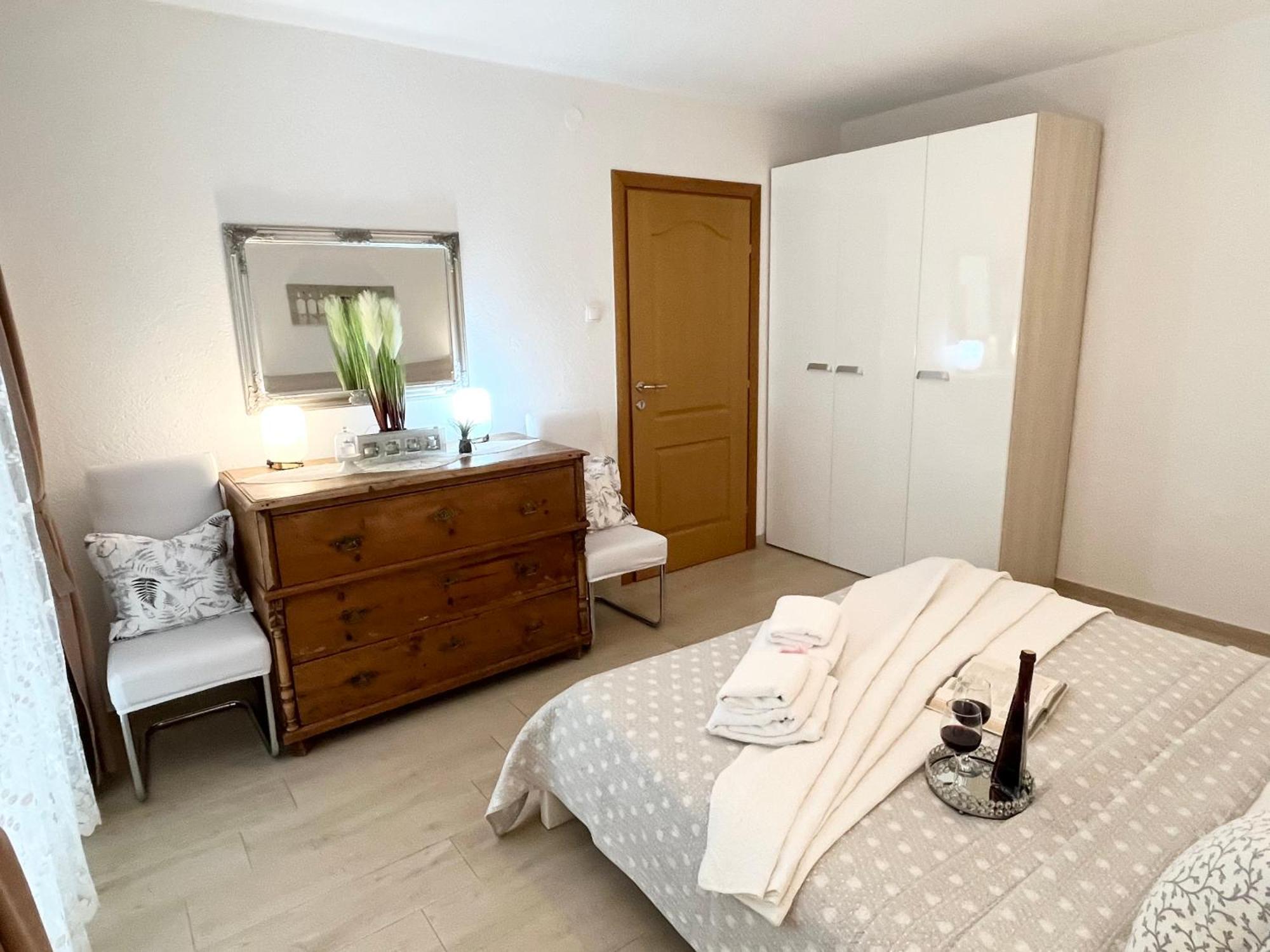 Apartments Irma Baška Voda Buitenkant foto