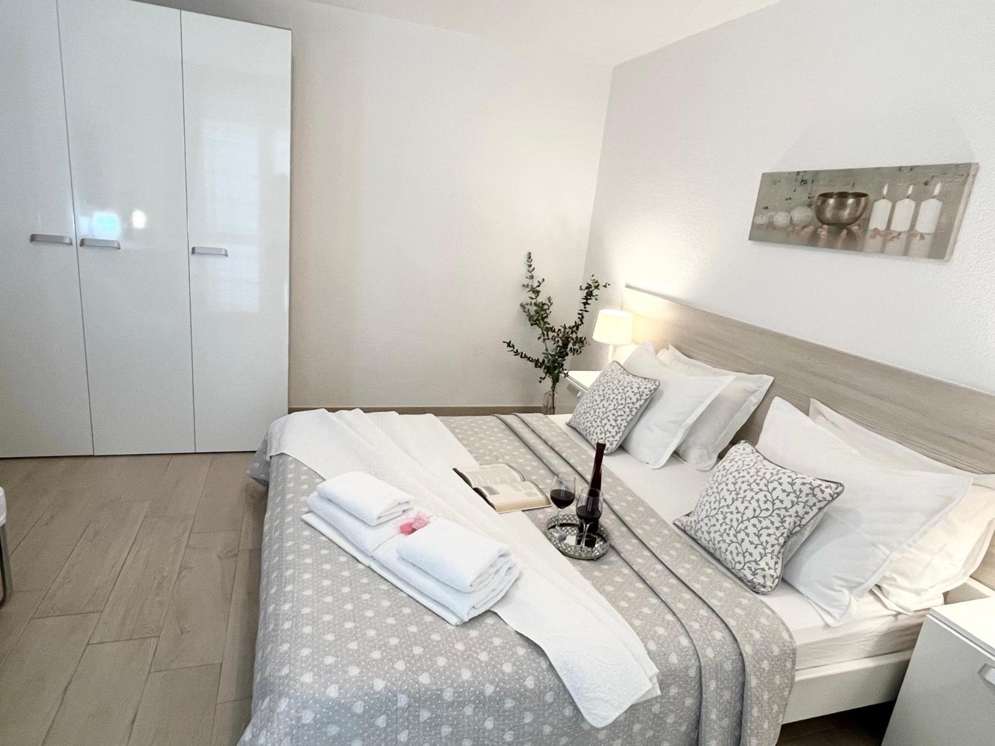 Apartments Irma Baška Voda Buitenkant foto