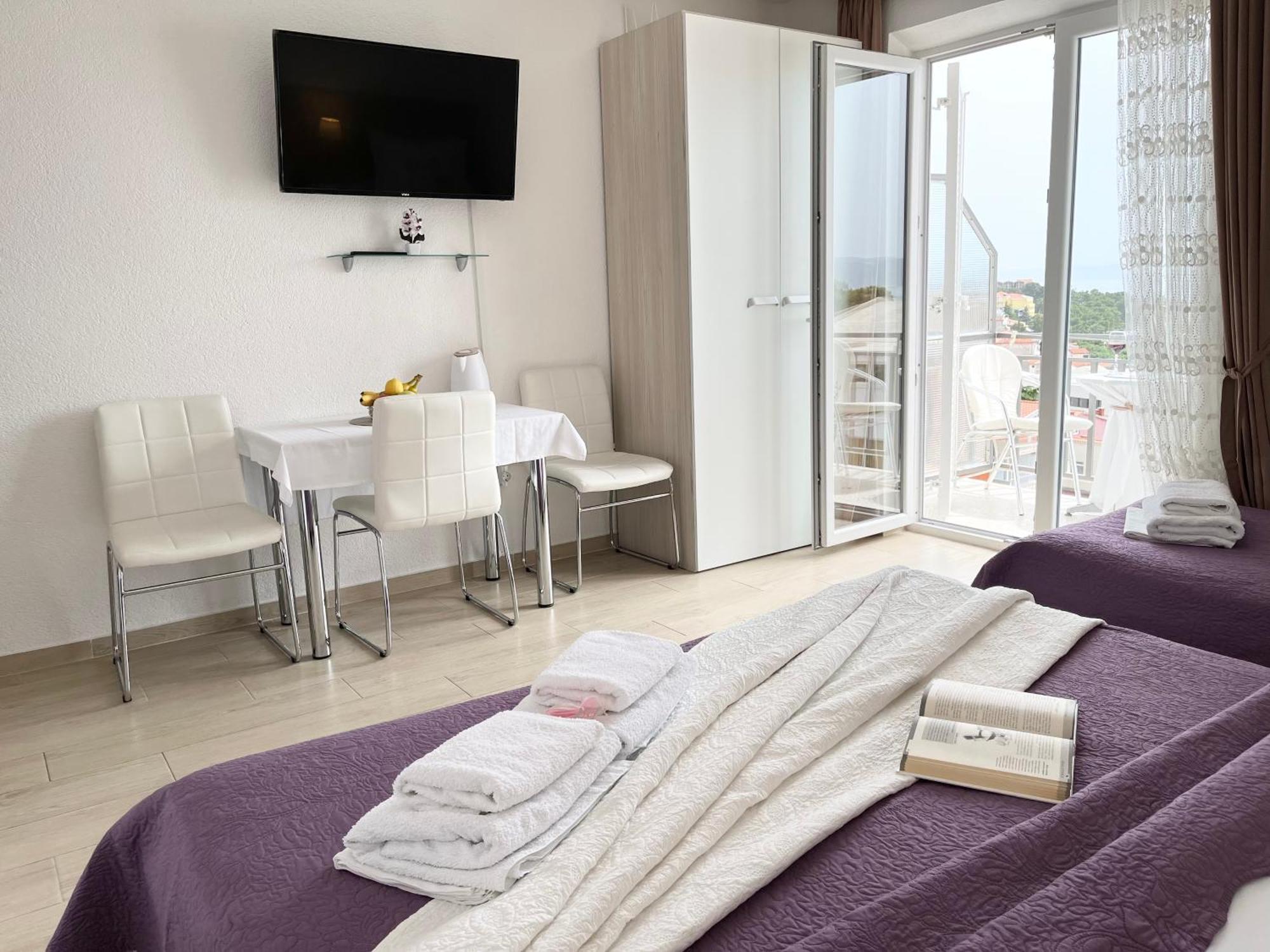 Apartments Irma Baška Voda Buitenkant foto