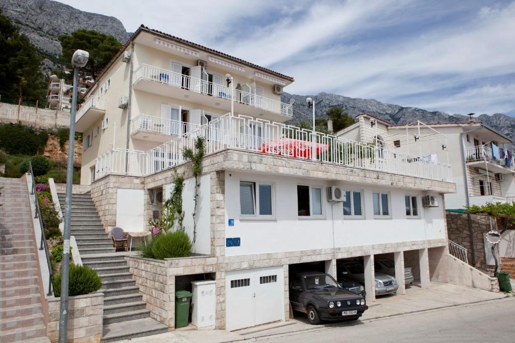 Apartments Irma Baška Voda Buitenkant foto