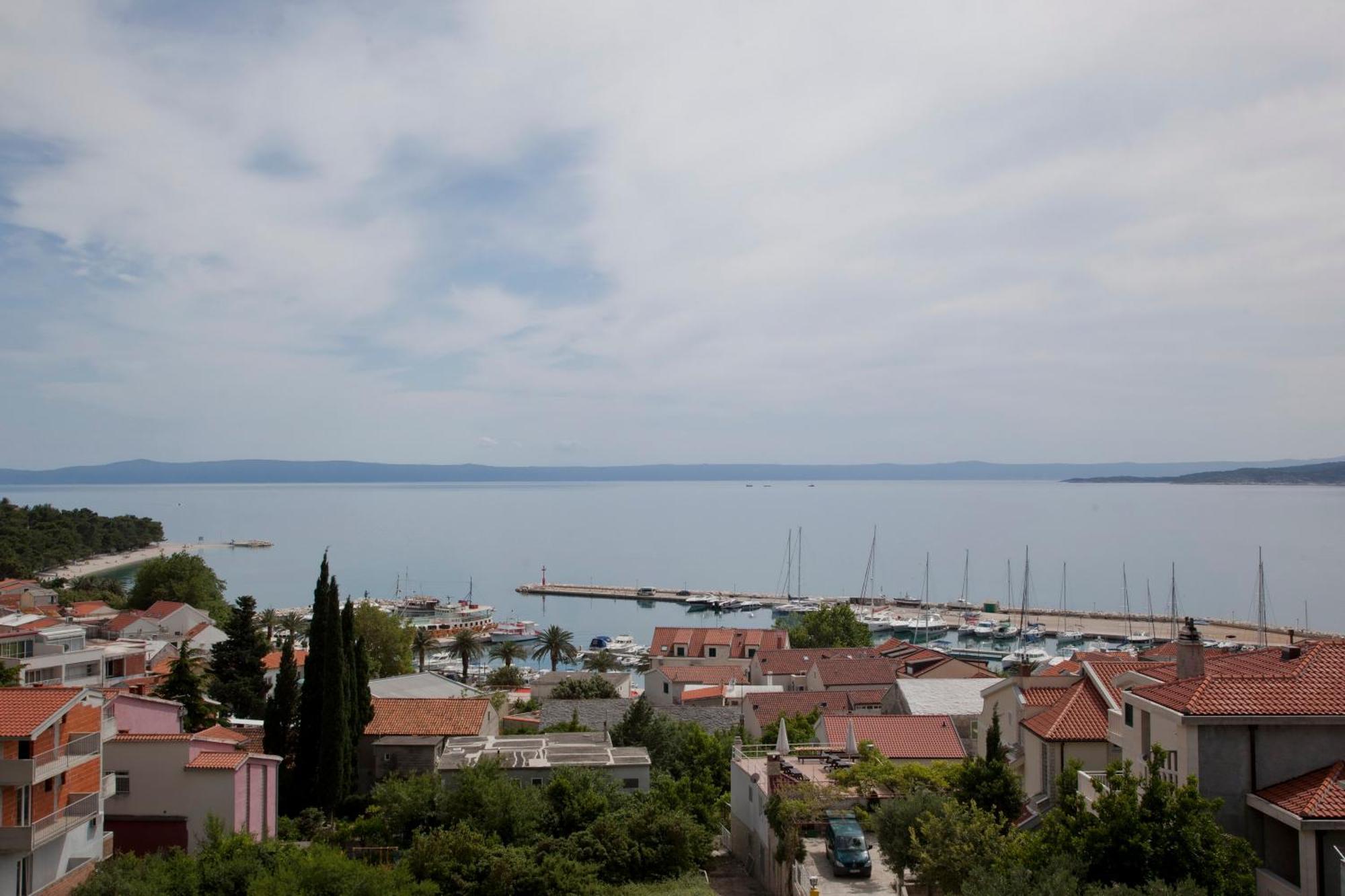 Apartments Irma Baška Voda Buitenkant foto